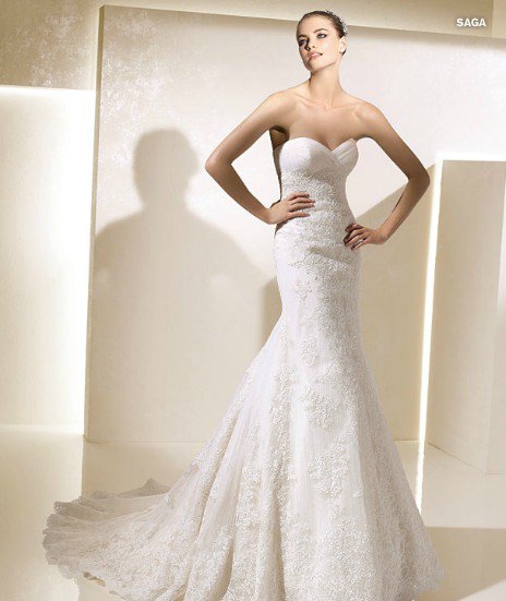 Lace appliques sweetheart A-line wedding dress V0089