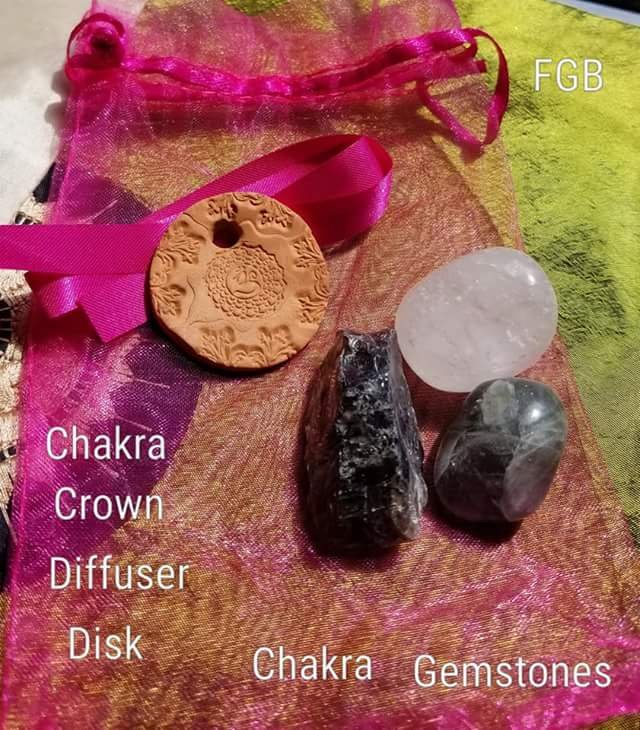 Crown chakra diffusers  and gemstones set