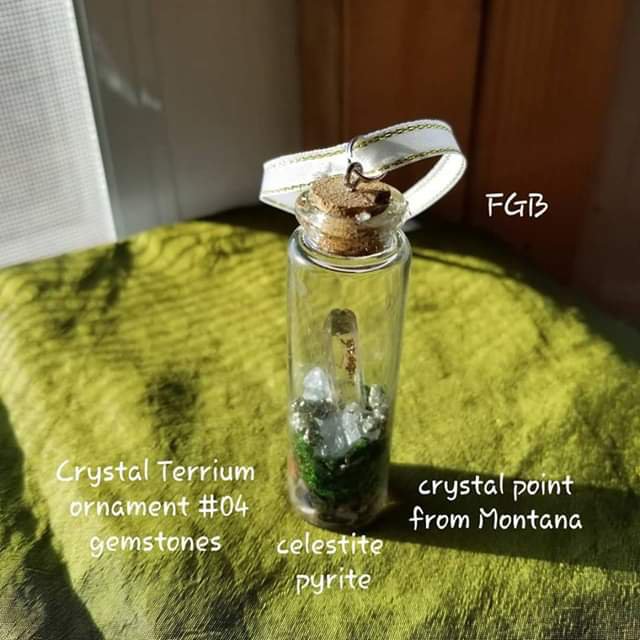 Crystal terrium ornament