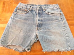 !!!FREE SHIPPING!!! LEVI'S 501cut off jean 30x3 inch.