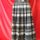 !!!FREE SHIPPING!!Vtg.70s polyester black and white graphic skirt.