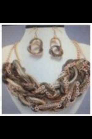 Gold And Green Chain Neclace