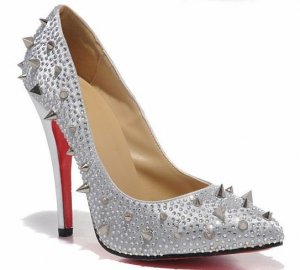 latest 2012 mature women bright silver patent shoes with spike