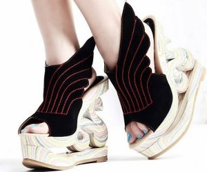 special design angel wings-like leather with unique style bottom colorful woody sole high heel shoes