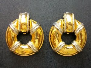 GIVENCHY VINTAGE DANGLE CLIP EARRINGS