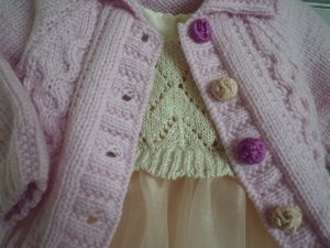 Cardi baby pink embroidered buttons