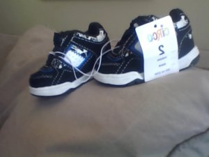 Boy's Circo Shoes size 2