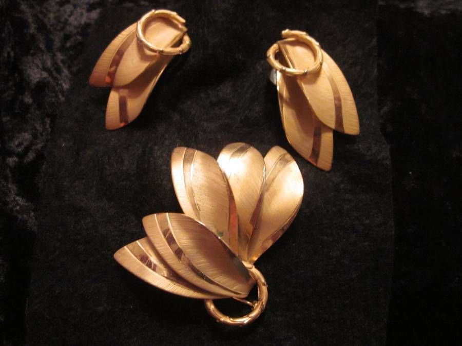 Signed Primex gold tone earring pin brooch vintage lovely classic