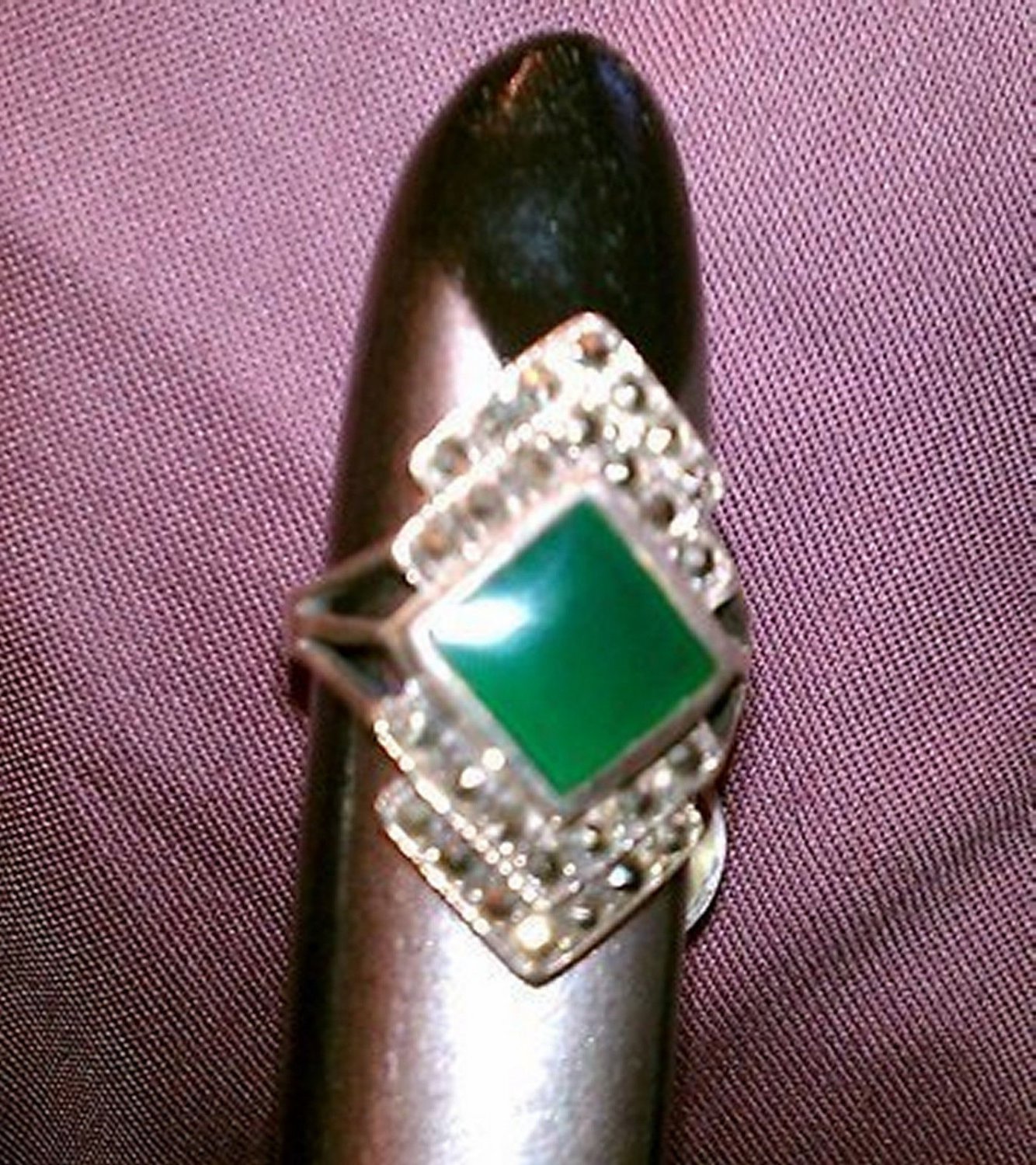 Marcasite green agate elegant sterling silver ring size 7 vintage 80s