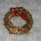 Christmas wreath vintage pin brooch gold tone signed J could be JJ