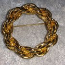 Vintage gold tone rope chain wreath pin brooch so very understated