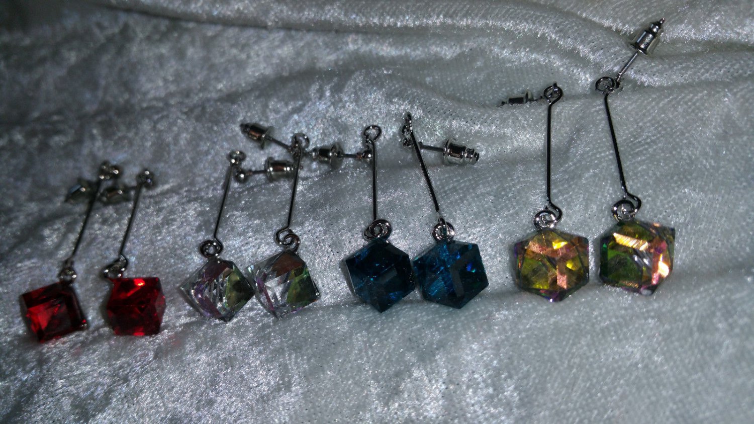 geometrical dangle blue clear red and rainbow dangle cube box square Mod