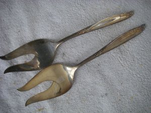 2 VINTAGE HOLMES & EDWARDS SP MEAT FORKS DEEP SILVER