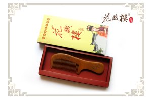 Nanmu Comb