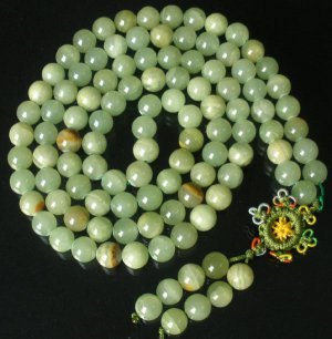 108 Tibet Light Green Gemstone 0.4inch Bead Buddhist Prayer Mala Necklace