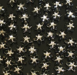 1000 pcs Wedding Dress Accessories Silvertone Dot Black Resin Star Flower Beads Findings ZZ5114