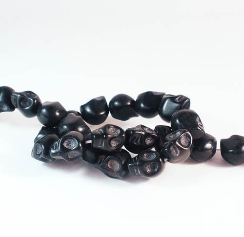 10 Strands 15inch Turquoise Howlite Black Skull Beads