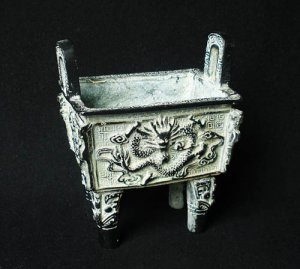 Alloy Bronze Chinese Exquisite Veins Pattern Ding Pot Imitation EZ058