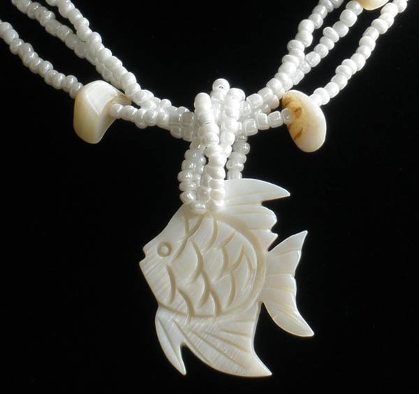 Natural Sea Shell Mother of Pearl Carved Fish Statue Amulet Pendant GB1007