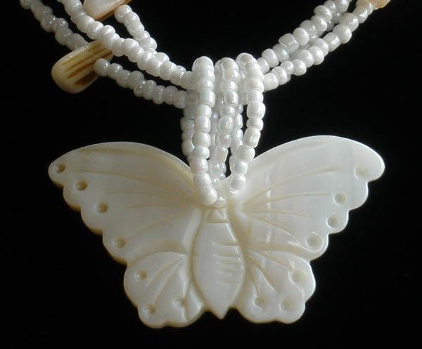 Natural Sea Shell Mother of Pearl Carved Butterfly Statue Amulet Pendant GB1006