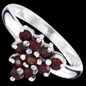 Silver ring, garnet Size: US 6,5