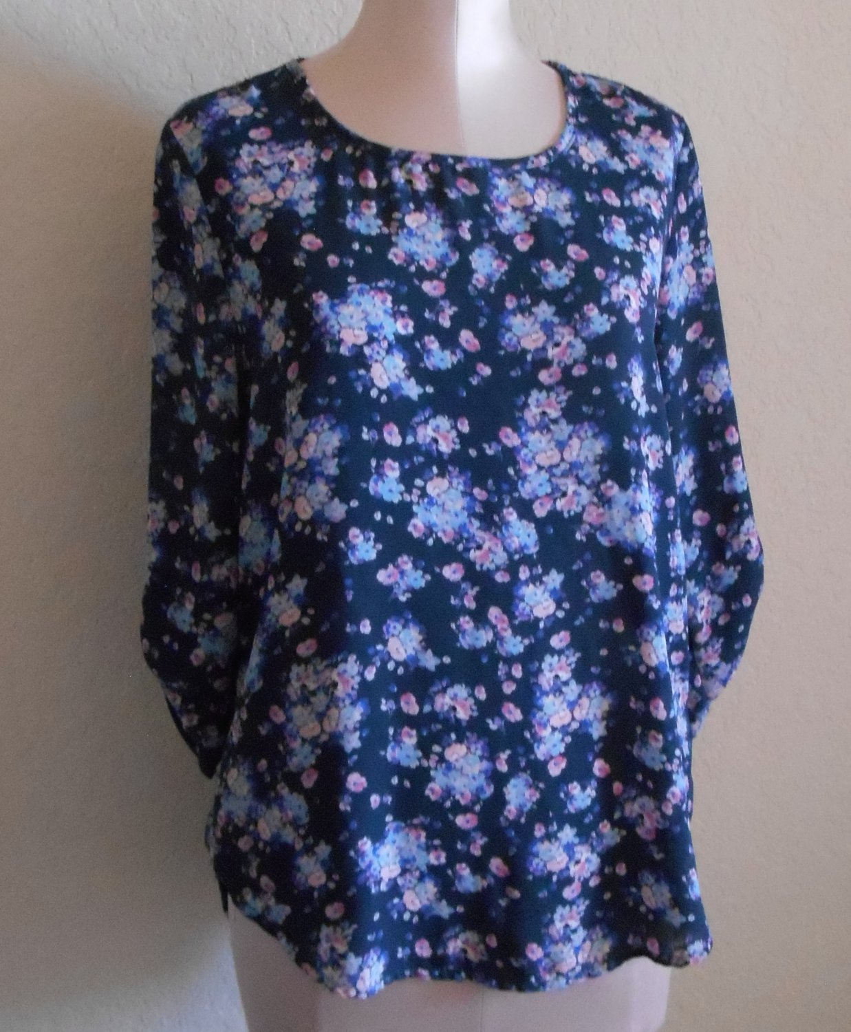 Pink Republic Blouse Shirt Size Medium Blue Floral