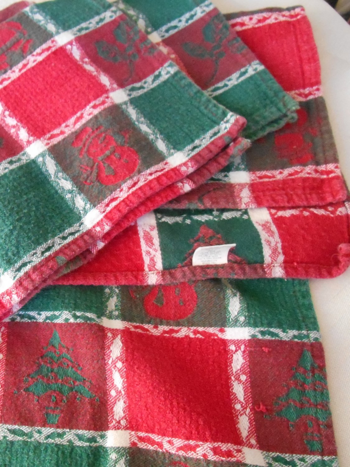 Vintage Christmas Napkins Holiday Green and Red Set of 4