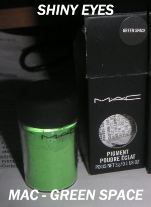 MAC PIGMENT " GREEN SPACE "  BNIB NEW STYLE FULL JAR