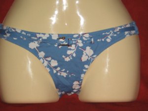 BCBG MAX AZRIA SWIMSUIT BIKINI BOTTOM BLUE  NWT SIZE  M.