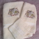 Embroidered Cat Face on White Bath Towels Set