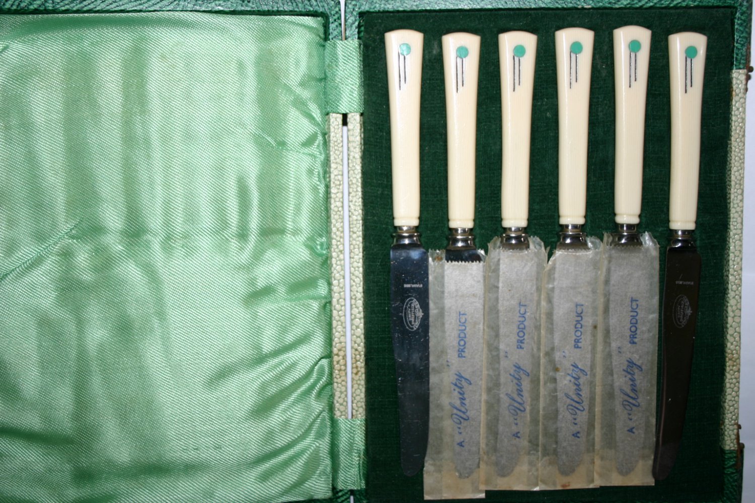 Vintage Art Deco Unity Sheffied Desert / Butter Knives Boxed