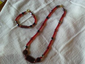 Necklace and bracelet set