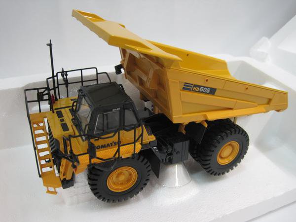 kyosho komatsu