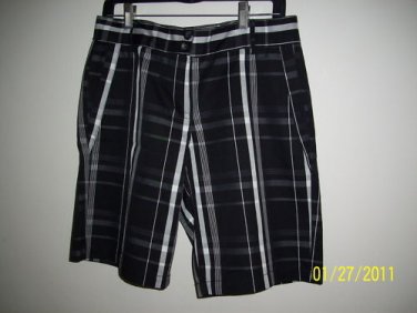 Quagmire Golf flat front Black plaid Short pant women
