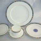 Noritake Shelton  Bone china New Lineage pattern #4739  5 place setting