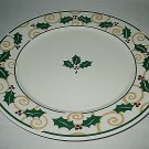 4 Retroneu GOLDEN HOLLY 10 1/2" D Christmas Holidays Dinner Plates Excellent