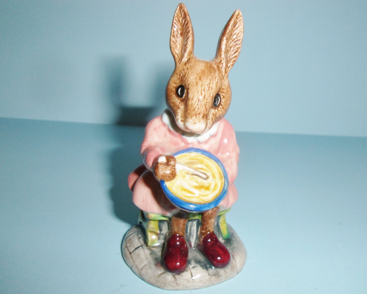 1984 Royal Doulton Buntie Bunnykins Helping Mother Figurine Porcelain Bunny Rabbit DB2