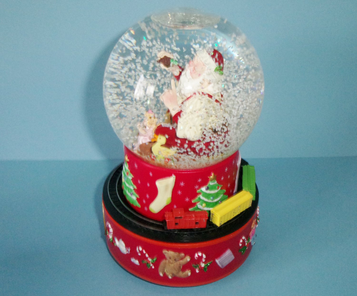 2001 Hallmark Coca-Cola Santa Musical Snow Globe With Train in Box