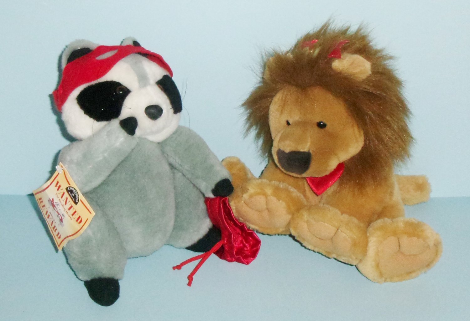 Hallmark Cards Plush Valentines Love Bandit Raccoon and Kitt King Of Hearts Lion