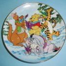 Pooh 100 Acre Wood Holiday Plate Singing Sort of Holiday 1998 Bradford Exchange