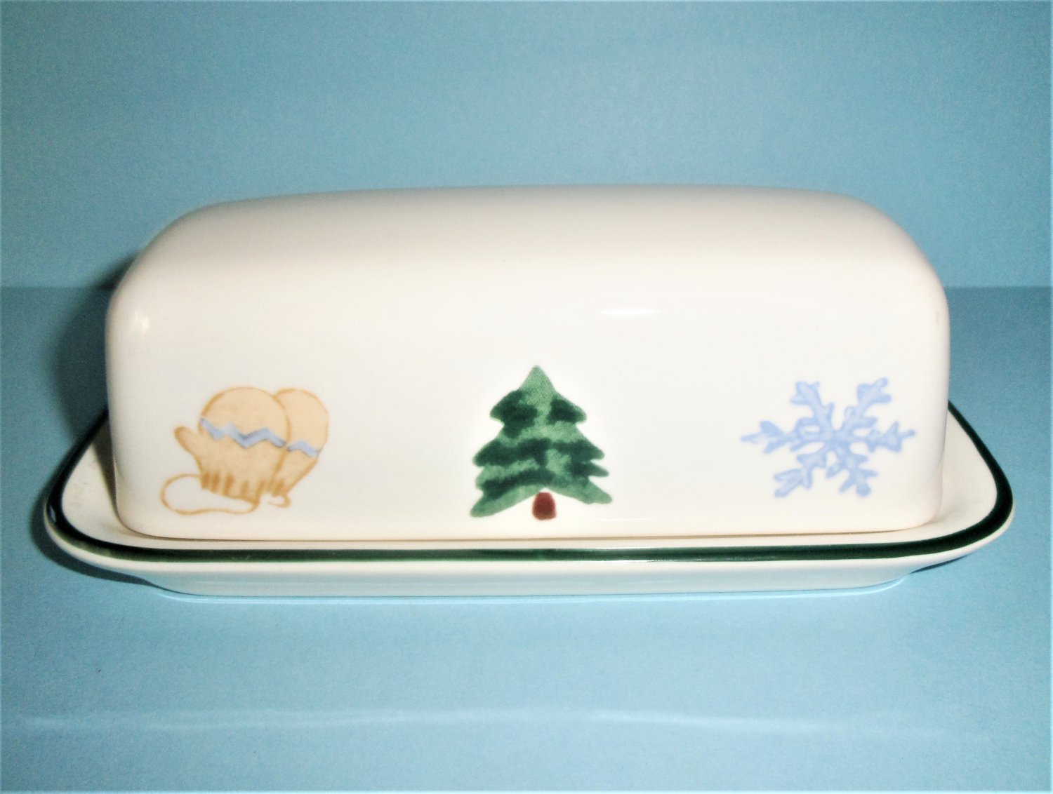 Pfaltzgraff Snow Bear Butter Dish W/ Mittens Trees and Snowflake Winter Scene