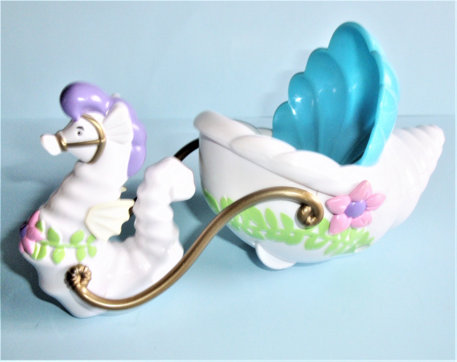 isney The Little Mermaid Ariel's White Seahorse Seashell Coach or Carriage