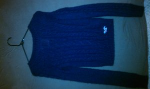 HOLLISTER SWEATER