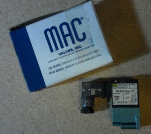 MAC PNEUMATIC AIR VALVE 35A-E00-DAAJ-1KF 5.4Watts 120/60V 110/50V VAC to 120 psi