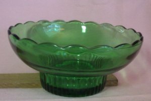 Vintage E.O. BRODY CO. PEDESTAL CANDY DISH, Green Glass, Excellent Condition
