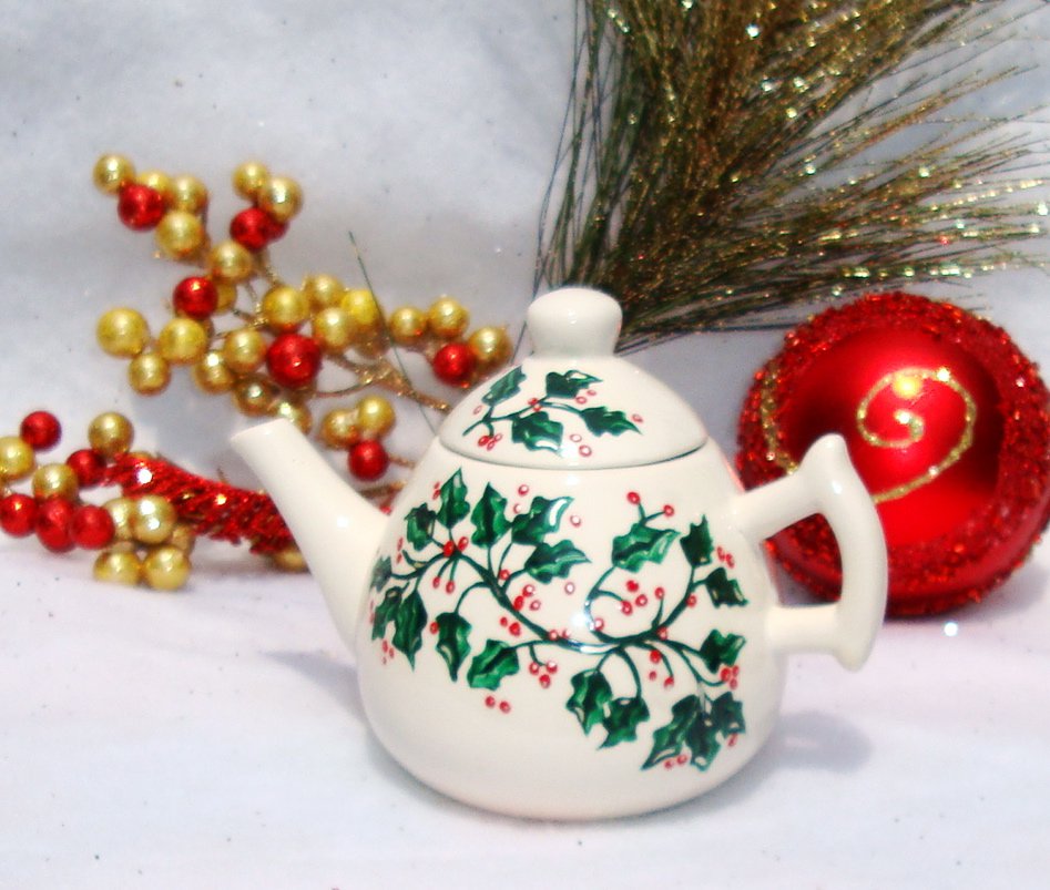 Holiday Teapot Ornament With Holly
