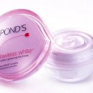 Pond's Flawless White Daily Cream (50 g).