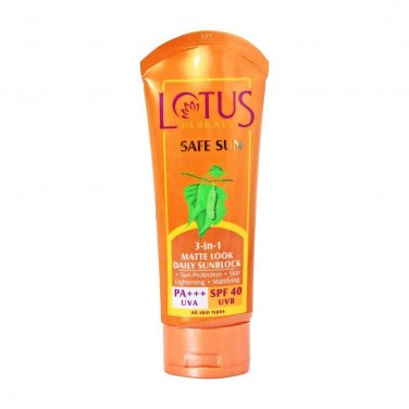 Lotus Herbals Safe Sun 3-In-1 Matte Look Daily Sunblock SPF-40, 100g