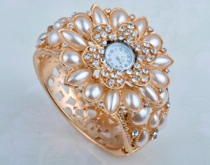 Elegant Protective Charm Pearl with Crystal Bracelet Bangle Cuff Watch G30a_B