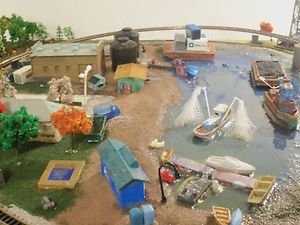 N-Scale Tabletop Layout With Automatic 2 Train Operation w/operating accessory